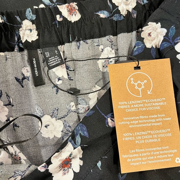 Black floral skirt sz S - Picture 8 of 9